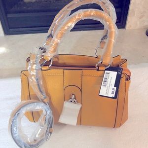 Guess/Marciano crossbody bag, mustard color Never out of box.